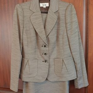 LeSuit 2pc Skirt Suit